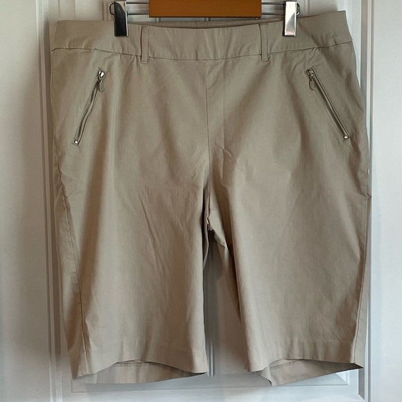 Penningtons Pants - Penningtons 20 Khaki Bermuda shorts Savvy Fit